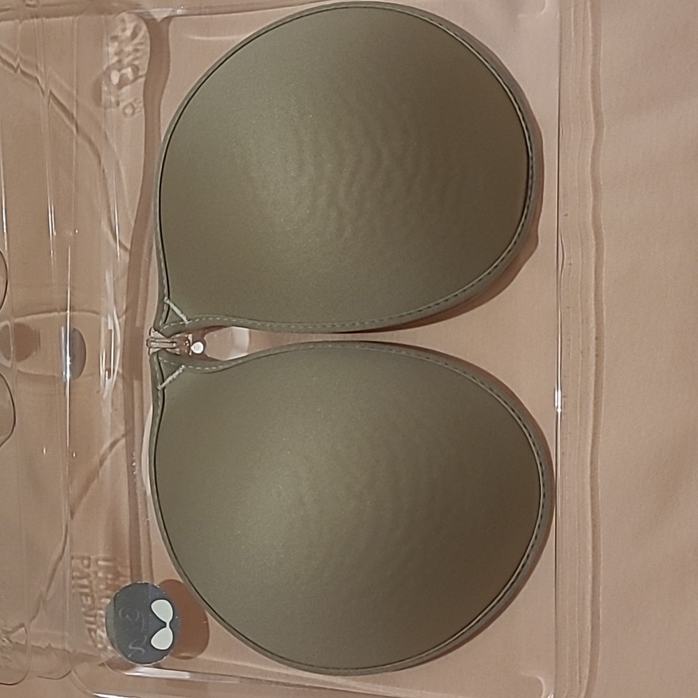 NWT NuBra Ultralite D-Cup Stick On Bra